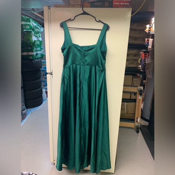 Green Bridesmaids or Prom Dress only worn once - Picture 2 of 5